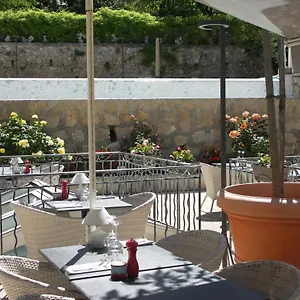 https://hotel-la-bonne-auberge-moustiers-sainte-marie.fr-provencehotel.com